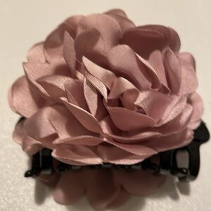 Elegant Pink Floral Hair Clip